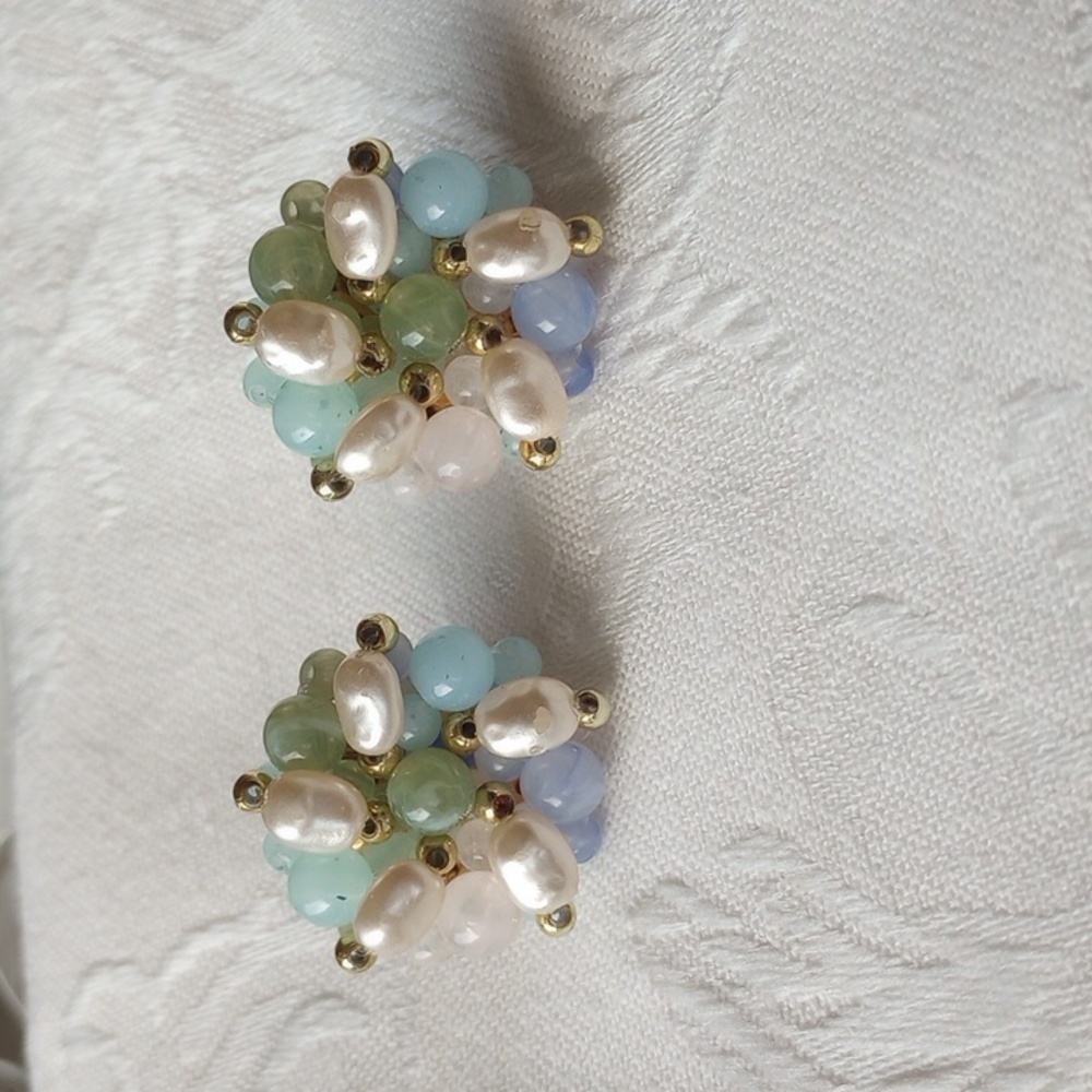 Vintage Multicolor pastel bead and pearl cluster clip earrings